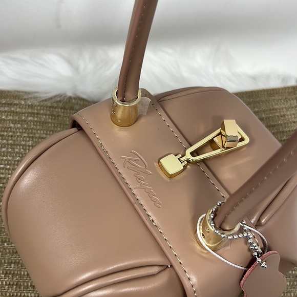 Rheyaa Los Angeles Not Your Average Estella Bag 12” X 7” - Picture 3 of 9